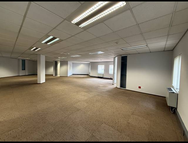 327M² OFFICE TO LET IN PARKTOWN